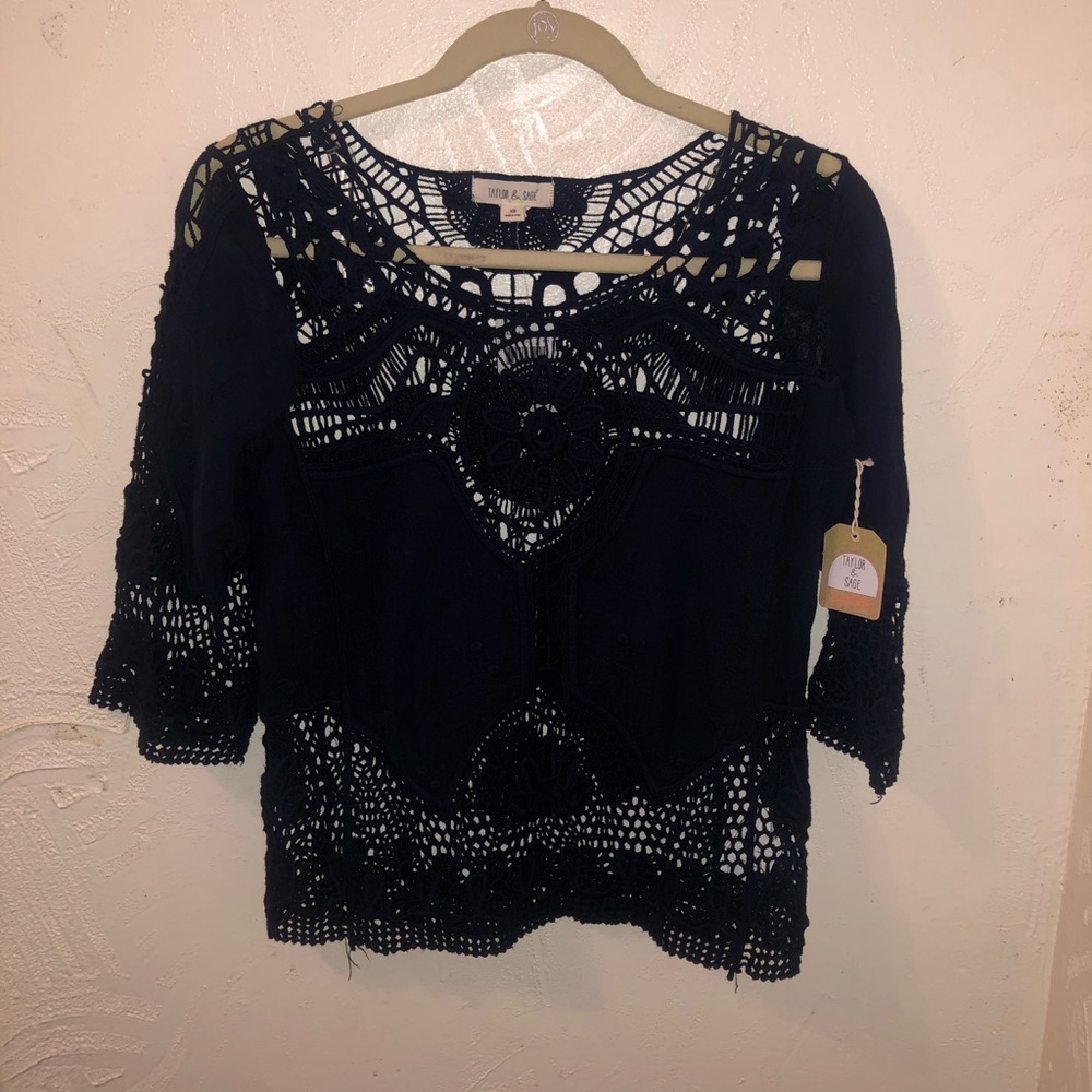 NWT Taylor & Sage blouse